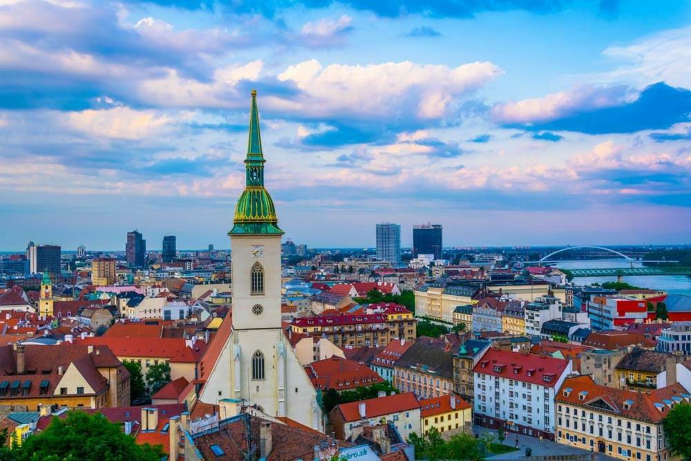 Hotel Viktor Bratislava Esterno foto